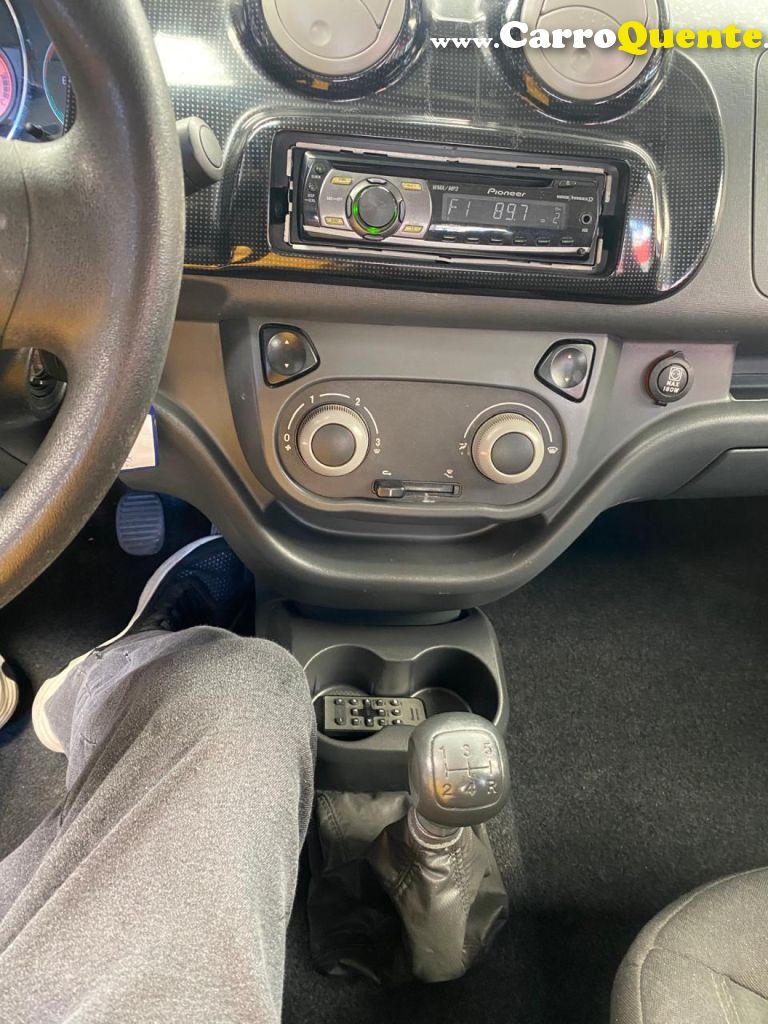 FIAT   UNO VIVACE 1.0 EVO FIRE FLEX 8V 3P   PRETO 2012 1.0 FLEX - Loja
