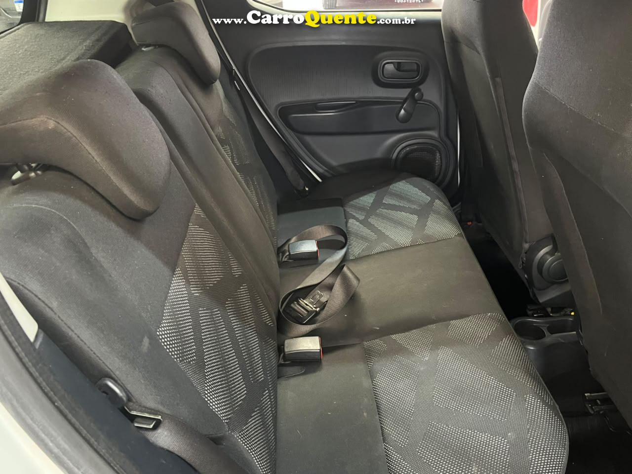 FIAT   MOBI LIKE 1.0 FIRE FLEX 5P.   BRANCO 2018 1.0 FLEX - Loja