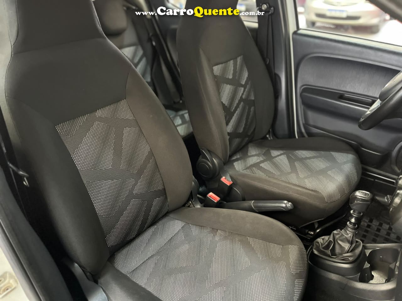 FIAT   MOBI LIKE 1.0 FIRE FLEX 5P.   BRANCO 2018 1.0 FLEX - Loja