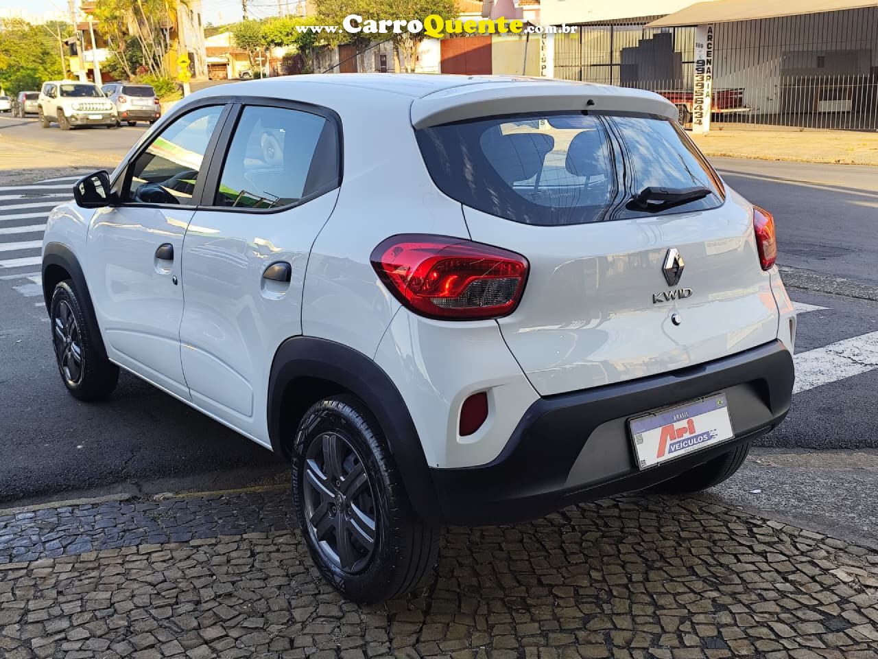 RENAULT   KWID ZEN 1.0 FLEX 12V 5P MEC.   BRANCO 2024 1.0 FLEX - Loja
