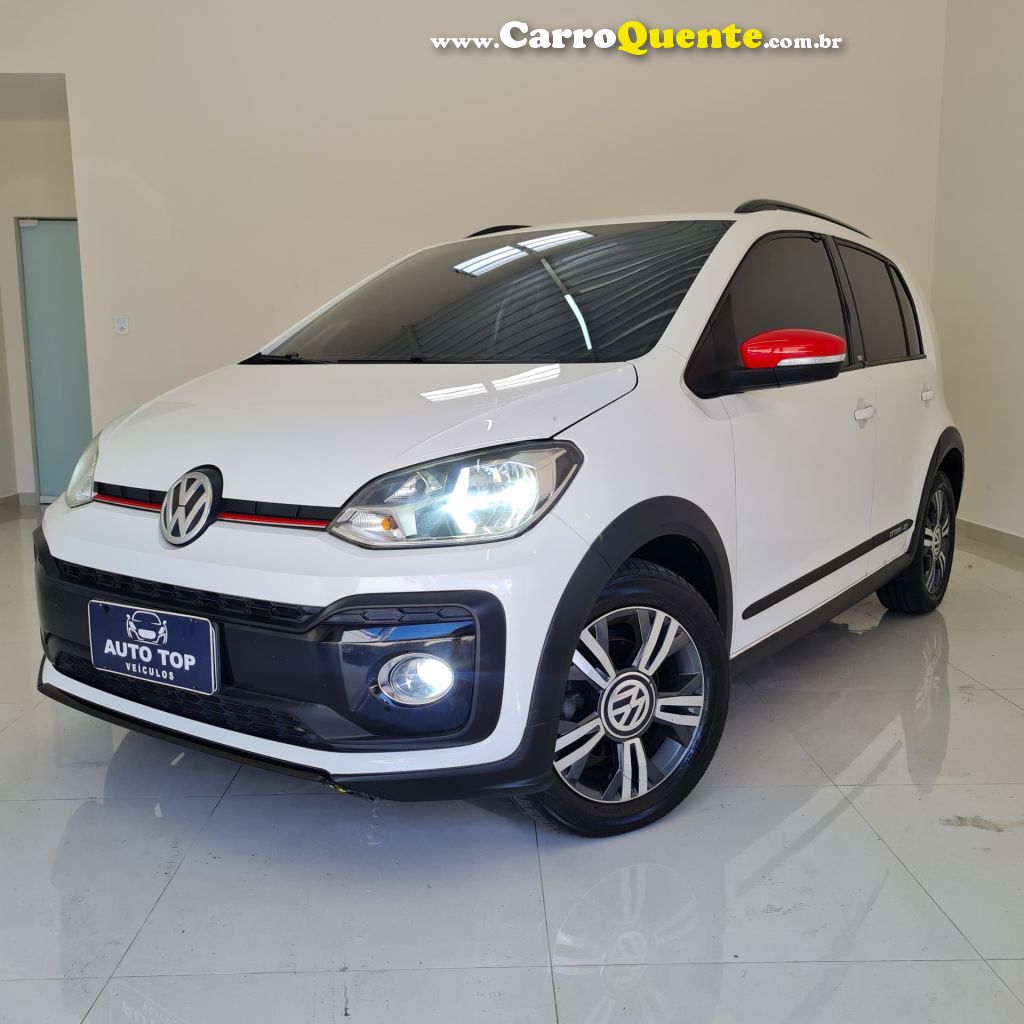 VOLKSWAGEN   UP! CROSS 1.0 TSI TOTAL FLEX 12V 5P   BRANCO 2018 1.0 FLEX - Loja