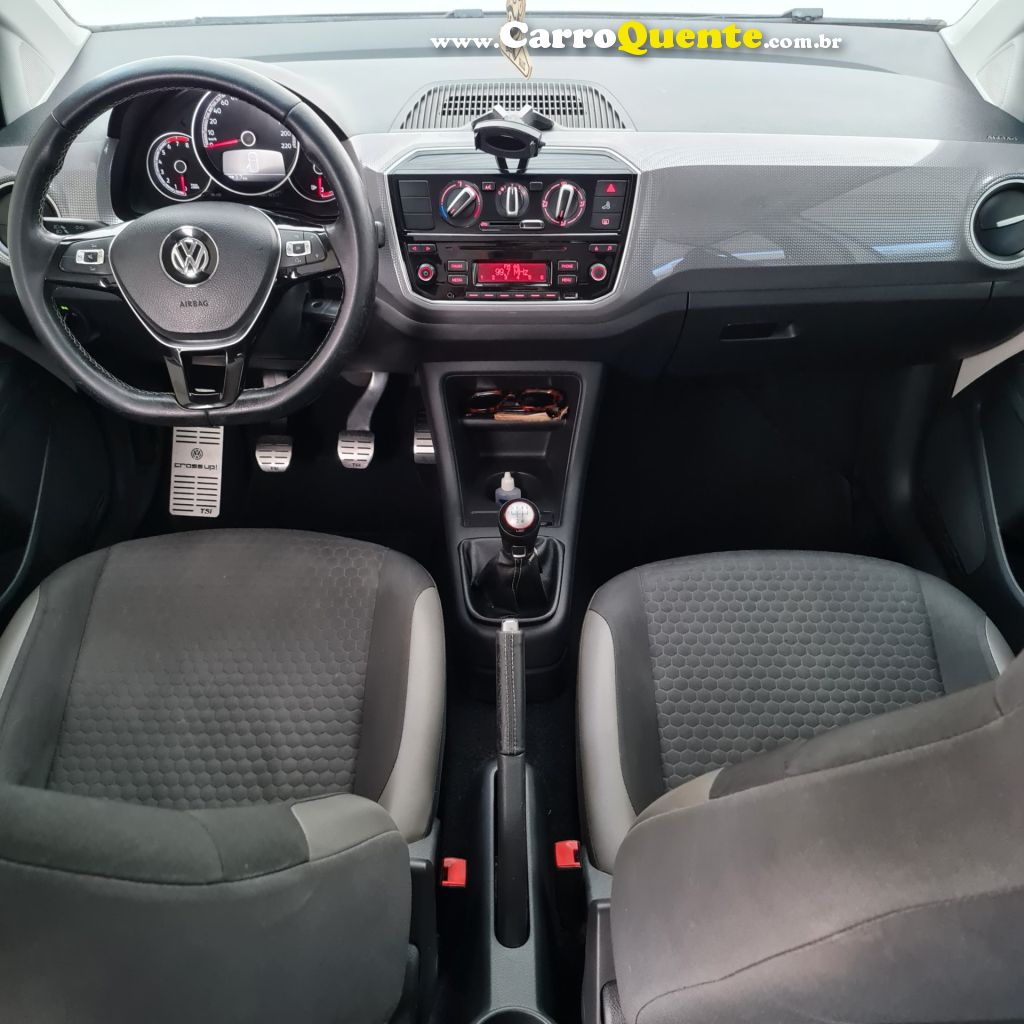 VOLKSWAGEN   UP! CROSS 1.0 TSI TOTAL FLEX 12V 5P   BRANCO 2018 1.0 FLEX - Loja