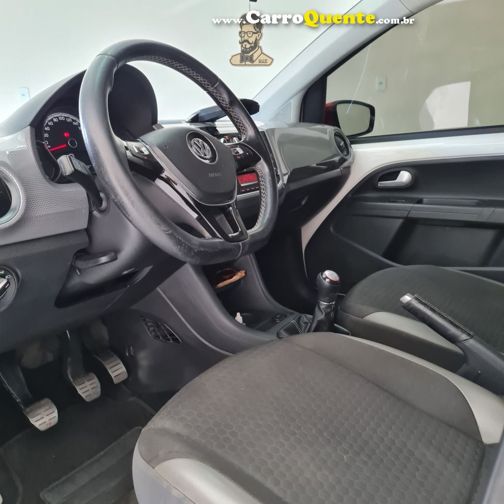 VOLKSWAGEN   UP! CROSS 1.0 TSI TOTAL FLEX 12V 5P   BRANCO 2018 1.0 FLEX - Loja
