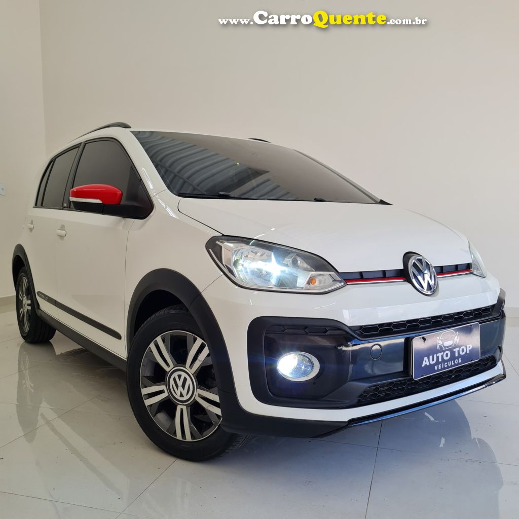 VOLKSWAGEN   UP! CROSS 1.0 TSI TOTAL FLEX 12V 5P   BRANCO 2018 1.0 FLEX - Loja