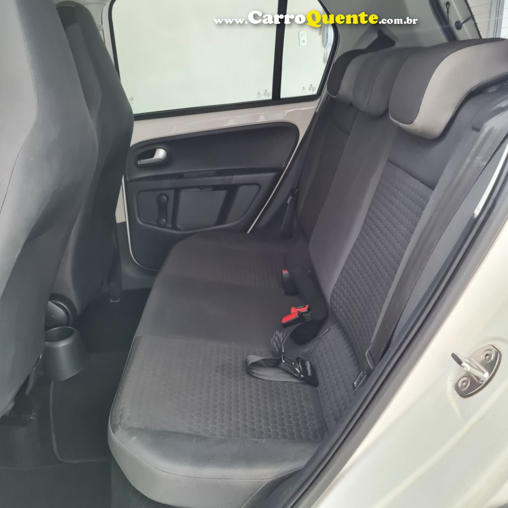 VOLKSWAGEN   UP! CROSS 1.0 TSI TOTAL FLEX 12V 5P   BRANCO 2018 1.0 FLEX - Loja