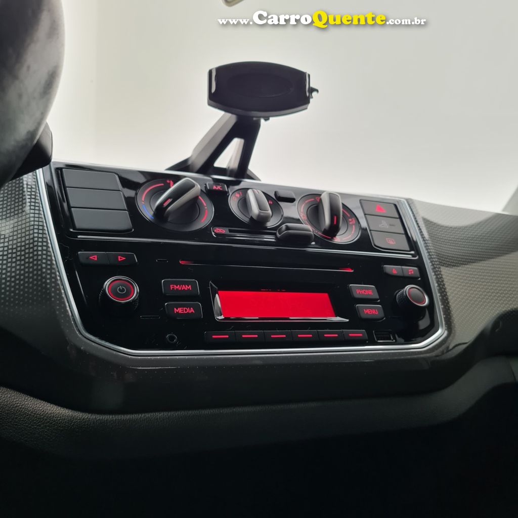 VOLKSWAGEN   UP! CROSS 1.0 TSI TOTAL FLEX 12V 5P   BRANCO 2018 1.0 FLEX - Loja