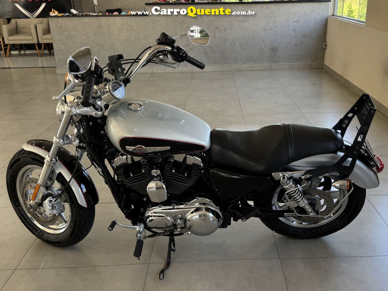 HARLEY-DAVIDSON   XL1200C   PRATA 2015 1200 GASOLINA - Loja