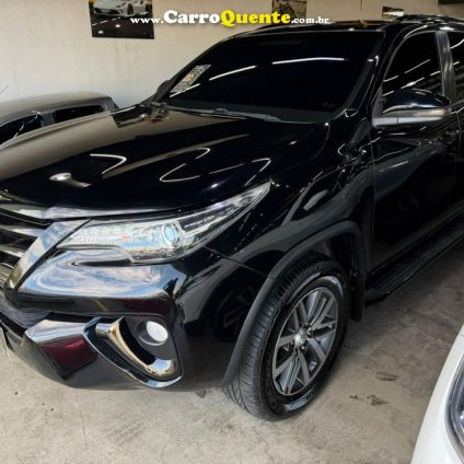 TOYOTA   HILUX SW4 SRX 4X4 2.8 TDI 16V DIES. AUT.   PRETO 2017 2.8 DIESEL