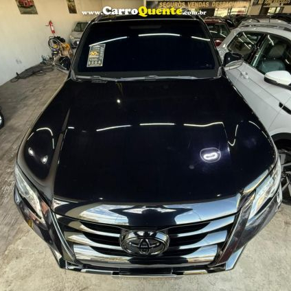 TOYOTA   HILUX SW4 SRX 4X4 2.8 TDI 16V DIES. AUT.   PRETO 2017 2.8 DIESEL