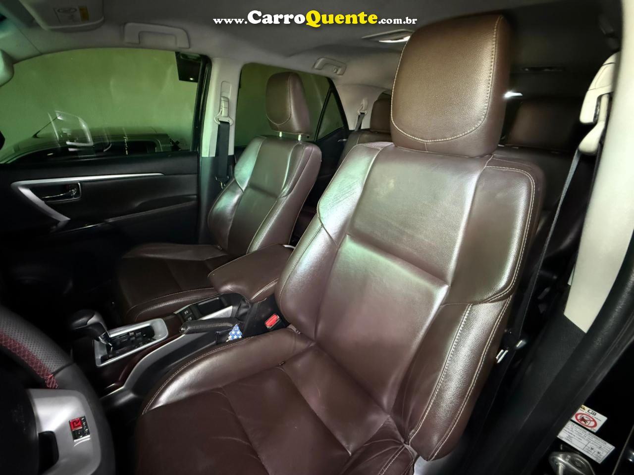 TOYOTA   HILUX SW4 SRX 4X4 2.8 TDI 16V DIES. AUT.   PRETO 2017 2.8 DIESEL - Loja