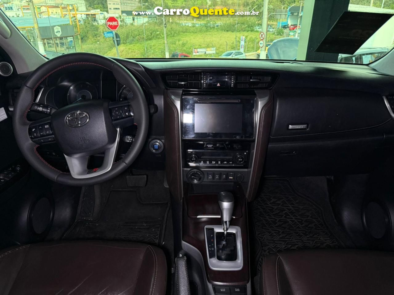 TOYOTA   HILUX SW4 SRX 4X4 2.8 TDI 16V DIES. AUT.   PRETO 2017 2.8 DIESEL - Loja