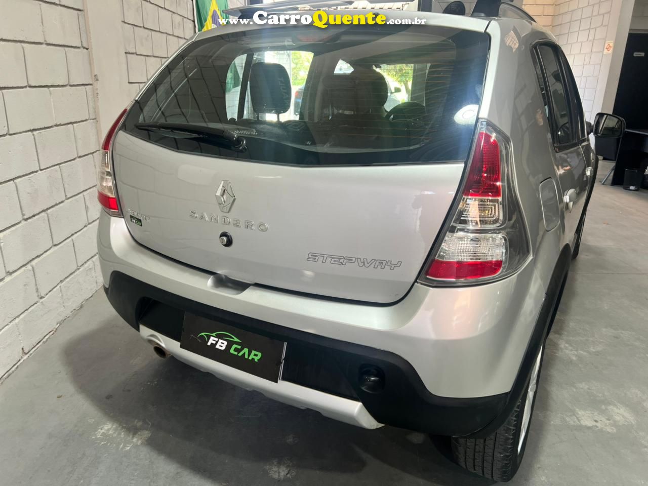 RENAULT   SANDERO STEPWAY HI-FLEX 1.6 16V 5P AUT.   PRATA 2013 1.6 GASOLINA - Loja