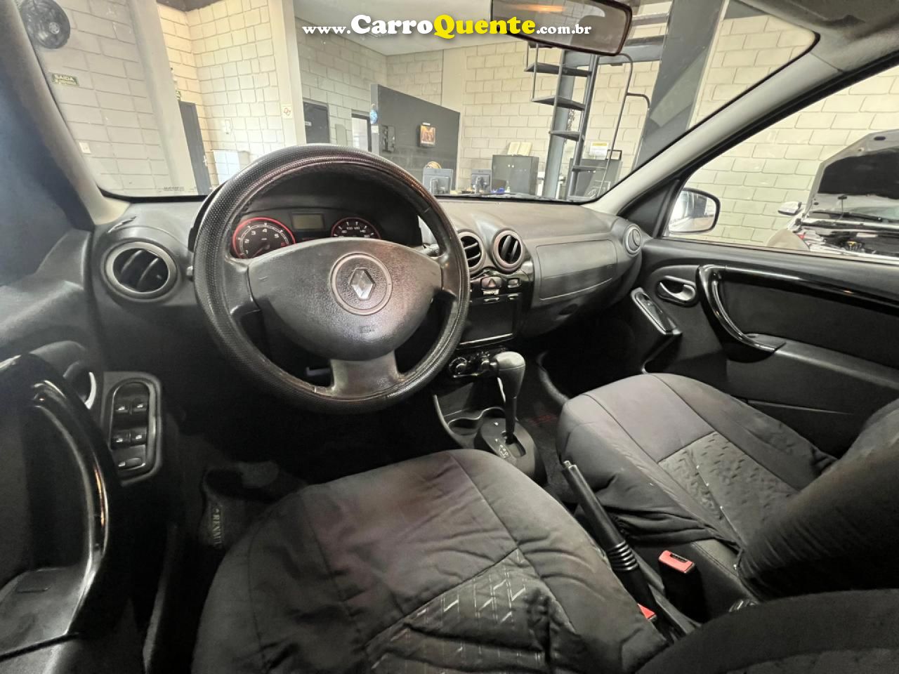 RENAULT   SANDERO STEPWAY HI-FLEX 1.6 16V 5P AUT.   PRATA 2013 1.6 GASOLINA - Loja