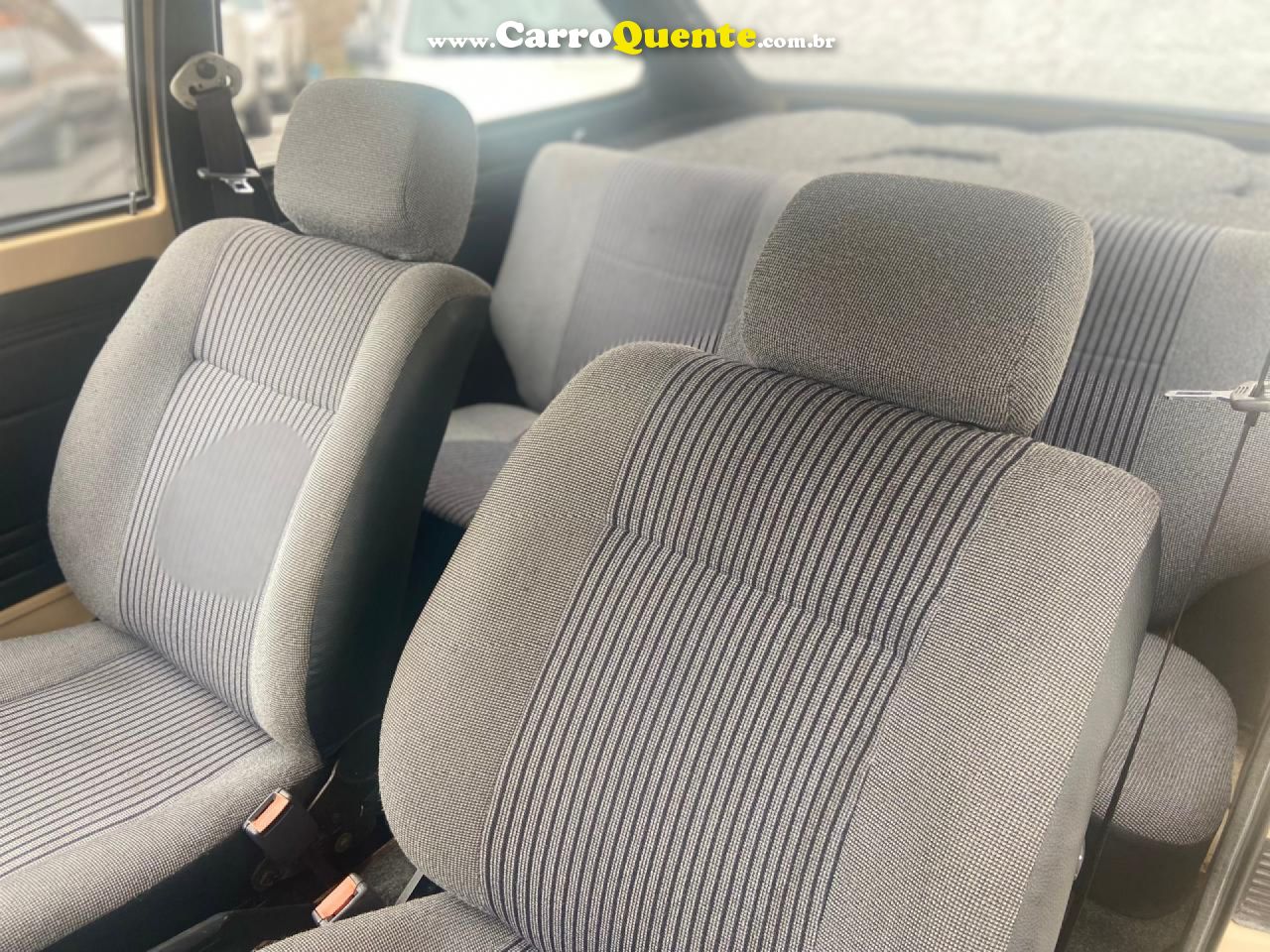 VOLKSWAGEN   GOL L 1.3 L LS C S BX PLUS 1.6   BEGE 1981 1.6 GASOLINA - Loja