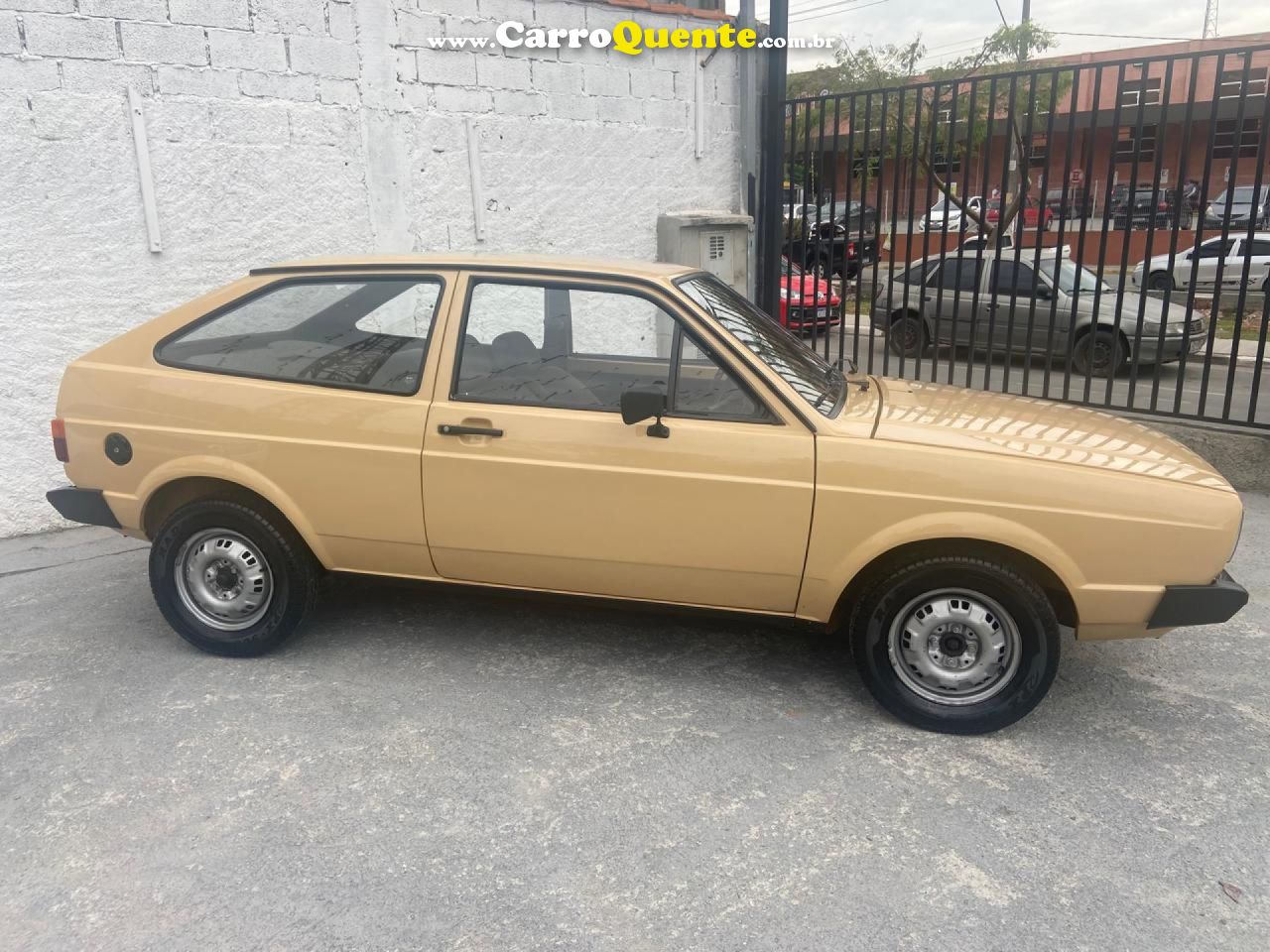 VOLKSWAGEN   GOL L 1.3 L LS C S BX PLUS 1.6   BEGE 1981 1.6 GASOLINA - Loja