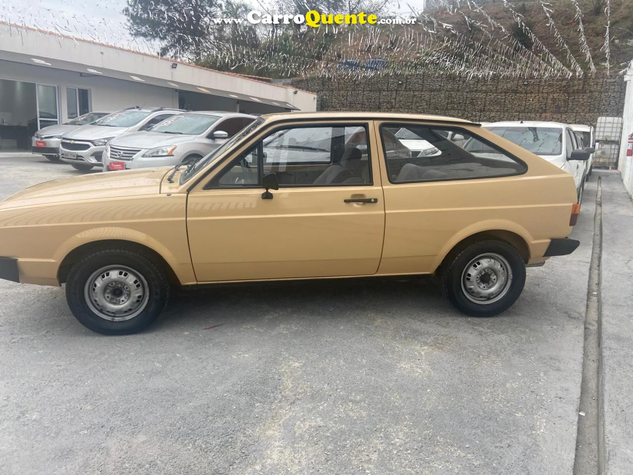 VOLKSWAGEN   GOL L 1.3 L LS C S BX PLUS 1.6   BEGE 1981 1.6 GASOLINA - Loja