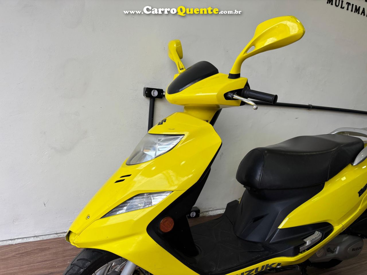 SUZUKI   BURGMAN I 125CC   AMARELO 2013 125 GASOLINA - Loja