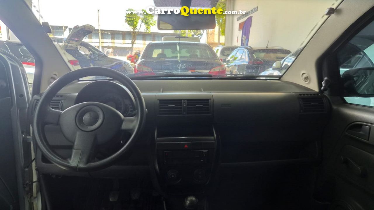 VOLKSWAGEN   FOX CITY 1.0 MI 1.0MI TOTAL FLEX 8V 5P   PRATA 2006 1.0 FLEX - Loja
