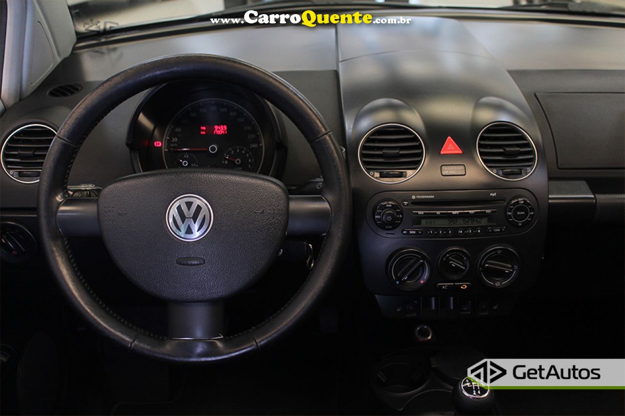 VOLKSWAGEN   NEW BEETLE 2.0 MI MEC.AUT.   PRATA 2010 2.0 GASOLINA - Loja