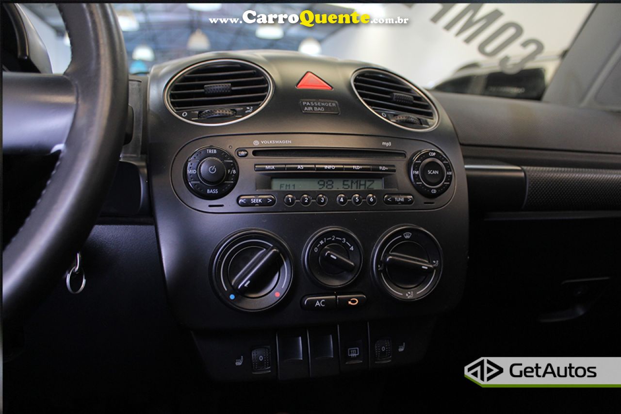 VOLKSWAGEN   NEW BEETLE 2.0 MI MEC.AUT.   PRATA 2010 2.0 GASOLINA - Loja