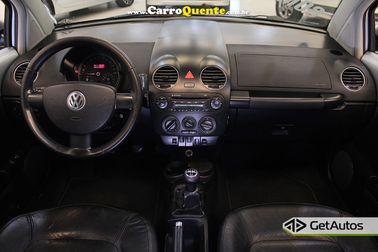 VOLKSWAGEN   NEW BEETLE 2.0 MI MEC.AUT.   PRATA 2010 2.0 GASOLINA - Loja