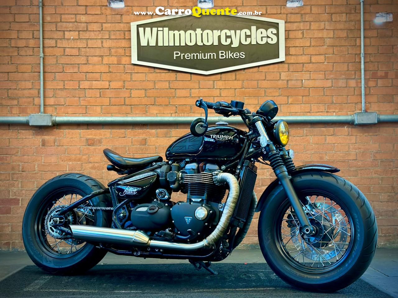 TRIUMPH BONNEVILLE BOBBER 1200 2017 - Loja