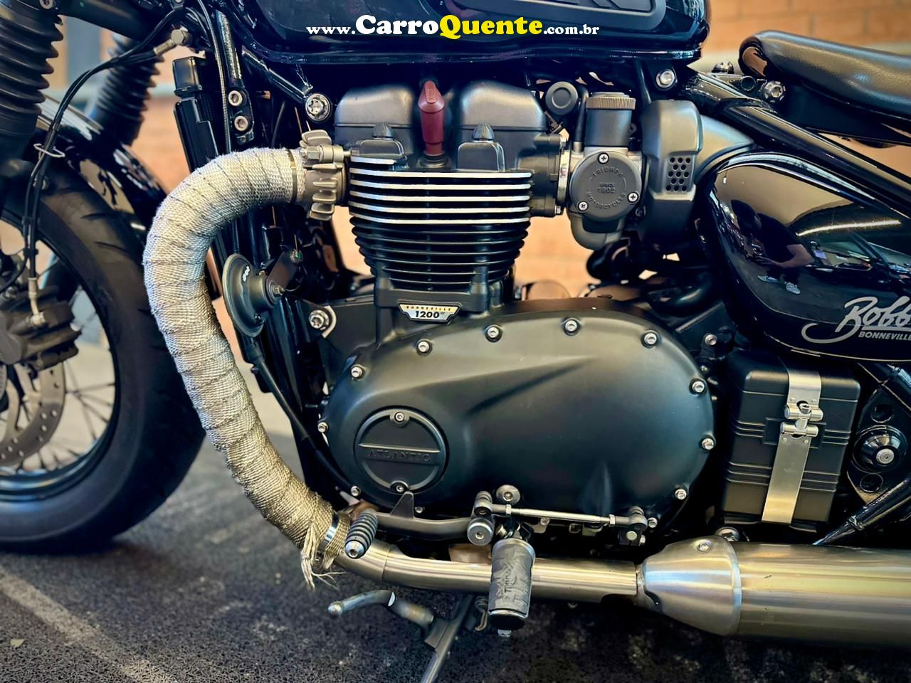 TRIUMPH BONNEVILLE BOBBER 1200 2017 - Loja