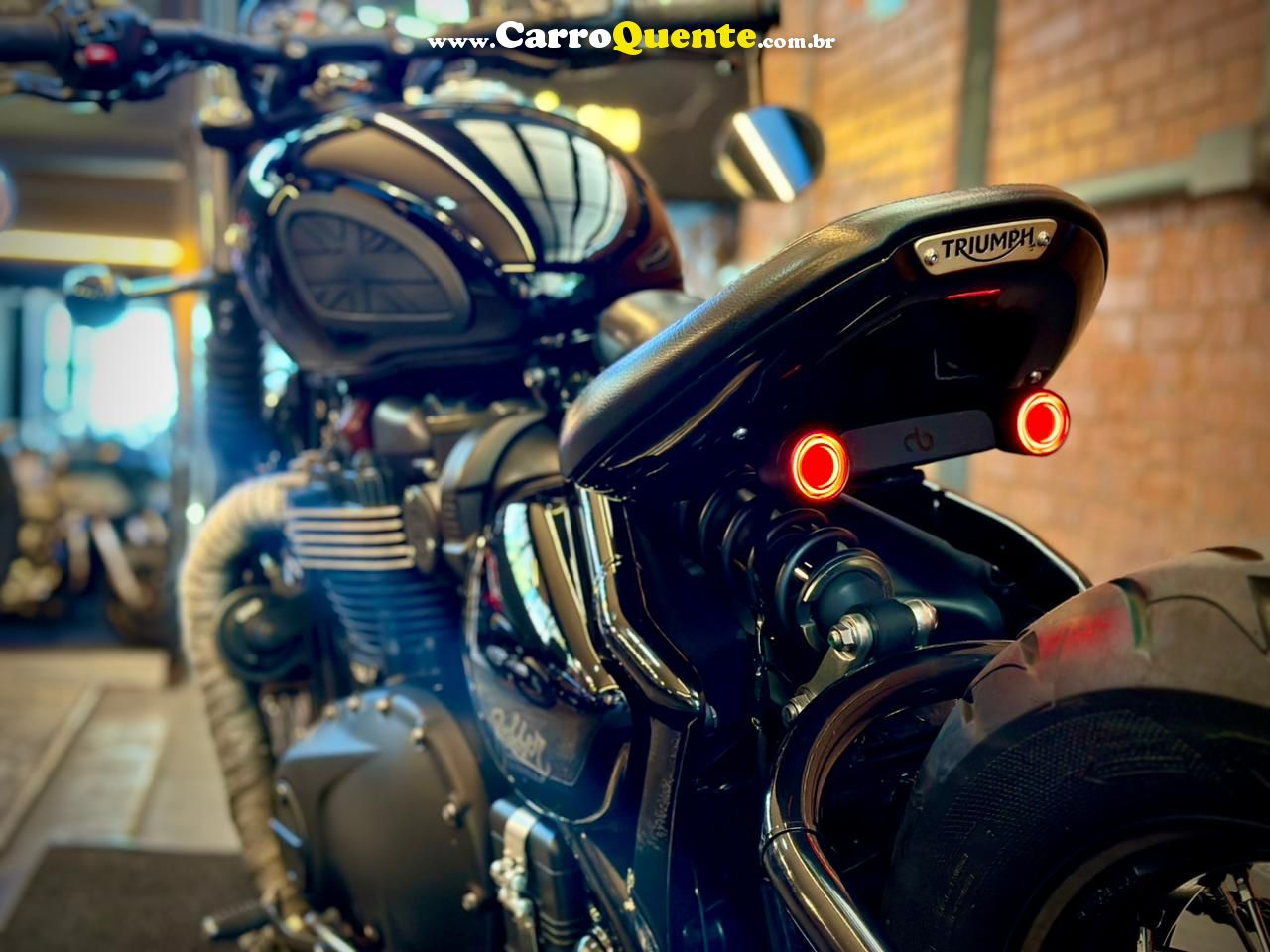 TRIUMPH BONNEVILLE BOBBER 1200 2017 - Loja