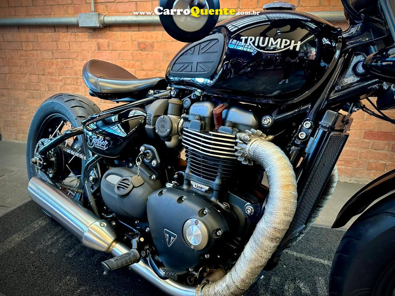 TRIUMPH BONNEVILLE BOBBER 1200 2017 - Loja
