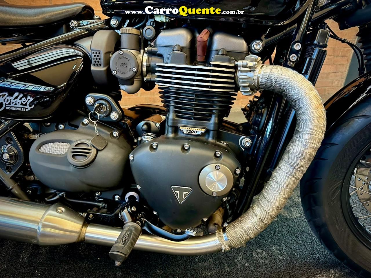TRIUMPH BONNEVILLE BOBBER 1200 2017 - Loja