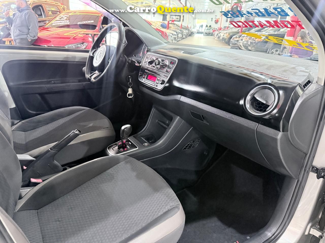 VOLKSWAGEN CROSS UP 1.0 MPI 12V 2016 - Loja