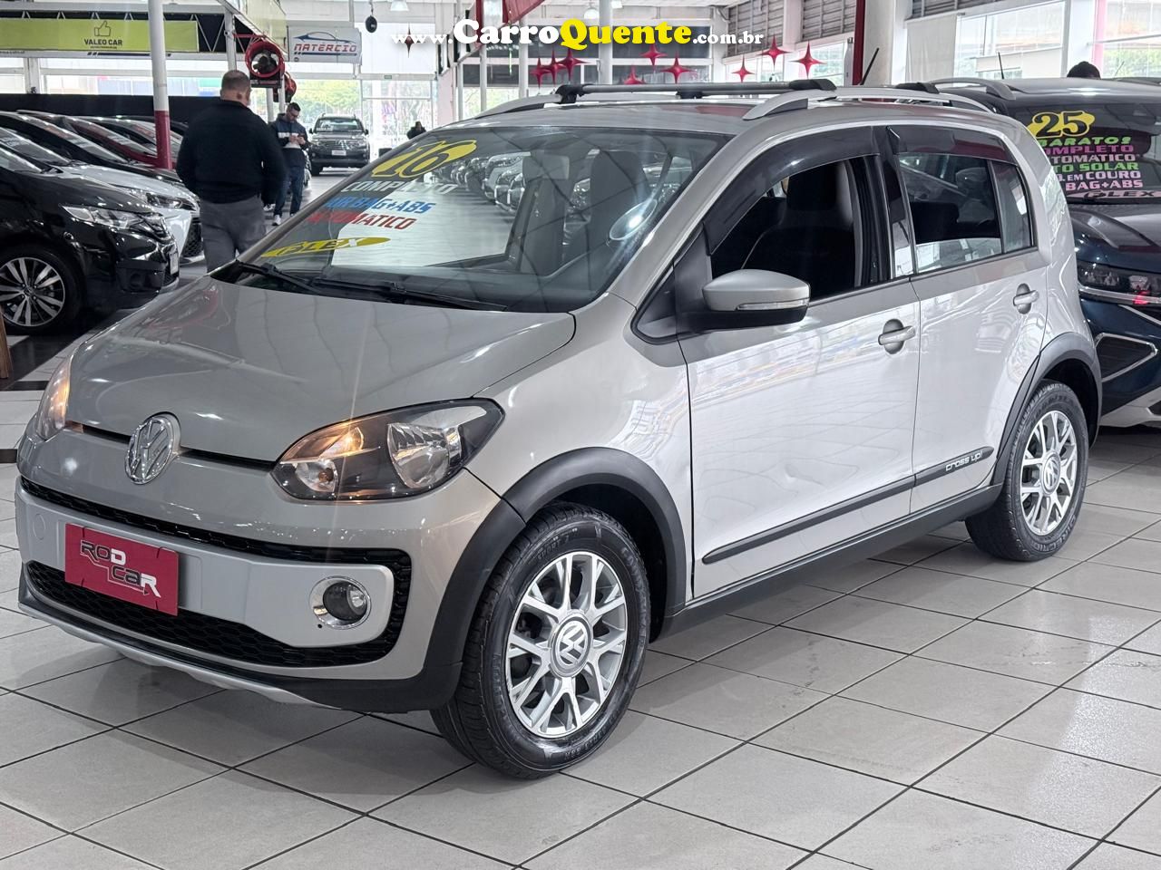 VOLKSWAGEN CROSS UP 1.0 MPI 12V 2016 - Loja