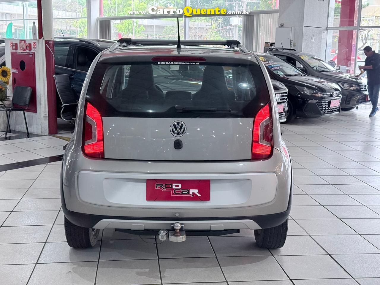 VOLKSWAGEN CROSS UP 1.0 MPI 12V 2016 - Loja