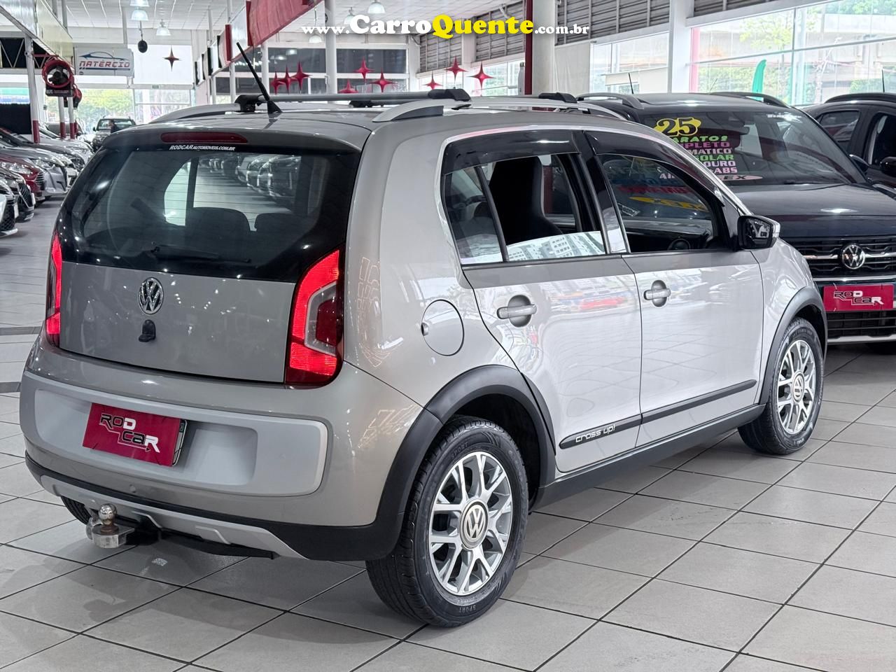 VOLKSWAGEN CROSS UP 1.0 MPI 12V 2016 - Loja