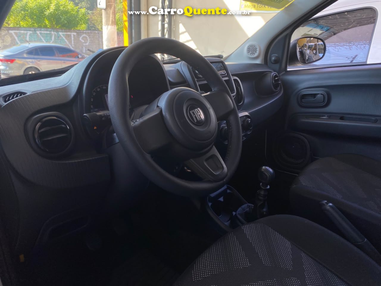 FIAT   MOBI LIKE 1.0 FIRE FLEX 5P.   BRANCO 2024 1.0 FLEX - Loja
