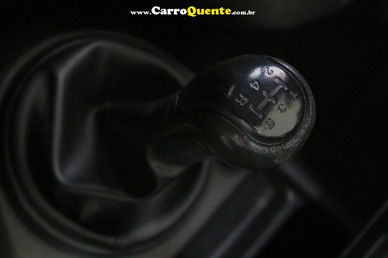FORD   FIESTA 1.0 8V FLEXCLASS 1.0 8V FLEX 5P   VERMELHO 2013 1.0 FLEX - Loja
