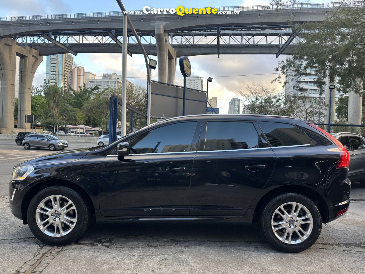VOLVO   VOLVO XC60 2.0 T5 DYNAMIC FWD TURBO GASOLINA 4P AUTOMÁTICO   PRETO 2014 2.0 T GASOLINA - Loja