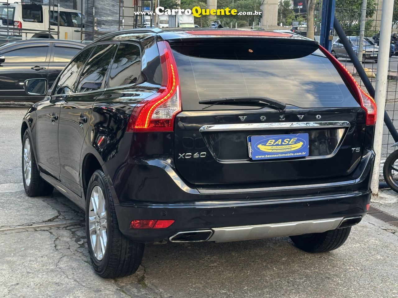VOLVO   VOLVO XC60 2.0 T5 DYNAMIC FWD TURBO GASOLINA 4P AUTOMÁTICO   PRETO 2014 2.0 T GASOLINA - Loja