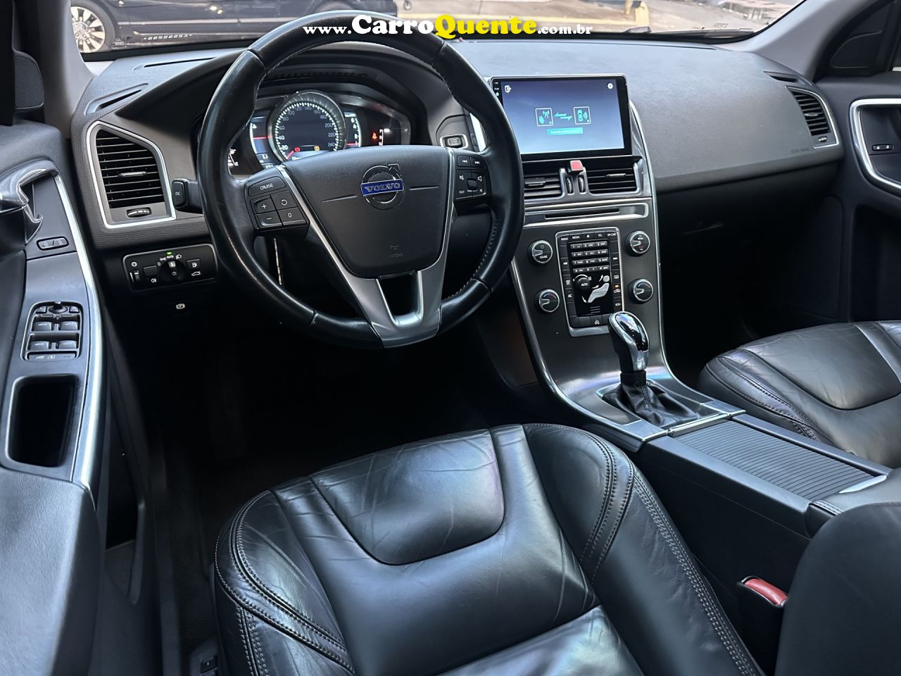 VOLVO   VOLVO XC60 2.0 T5 DYNAMIC FWD TURBO GASOLINA 4P AUTOMÁTICO   PRETO 2014 2.0 T GASOLINA - Loja