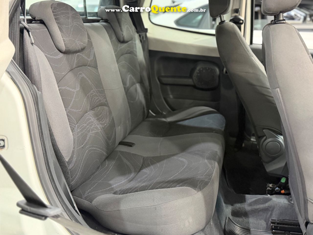 FIAT STRADA 1.4 MPI HARD WORKING CD 8V 2017 - Loja