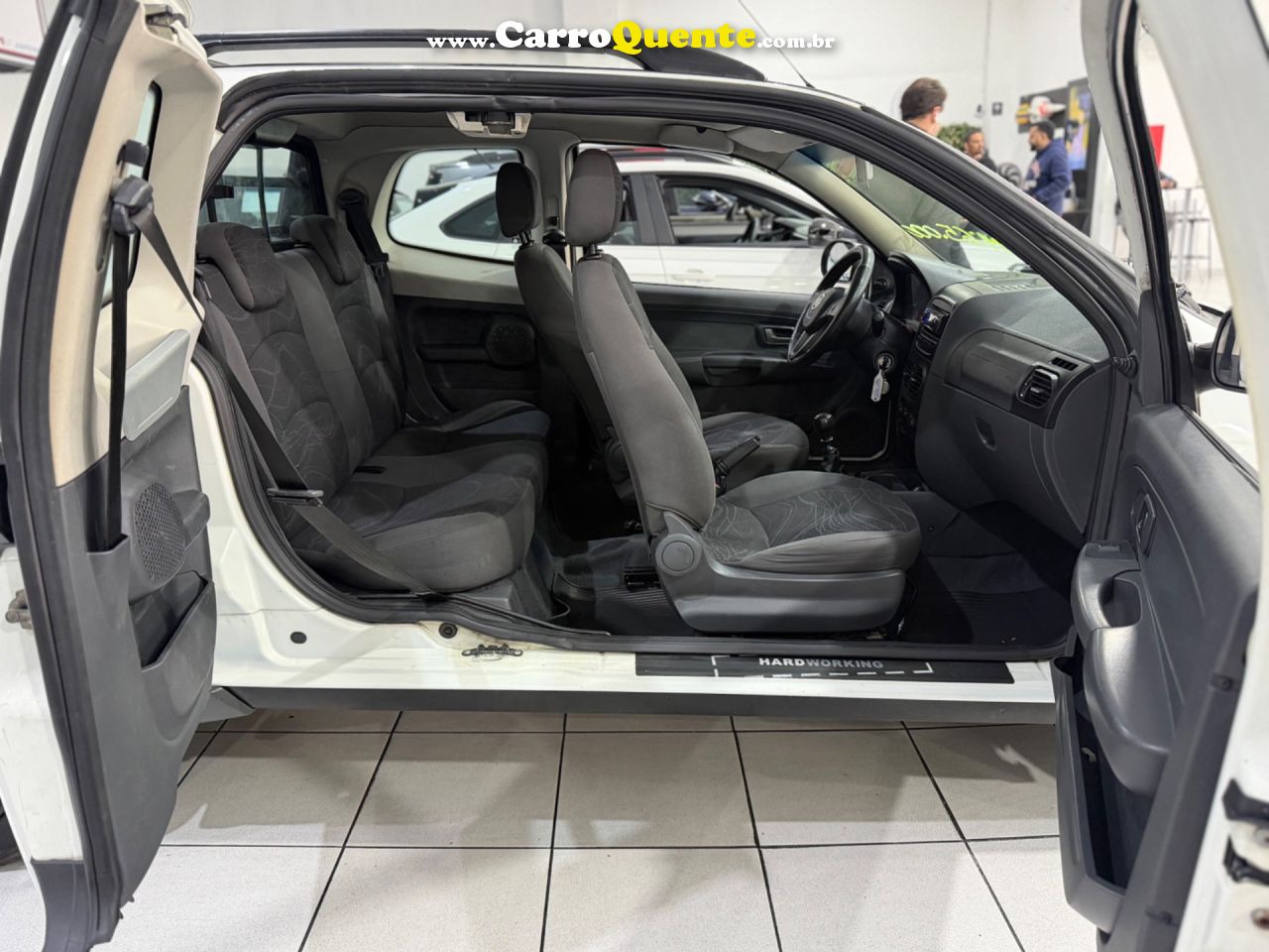FIAT STRADA 1.4 MPI HARD WORKING CD 8V 2017 - Loja