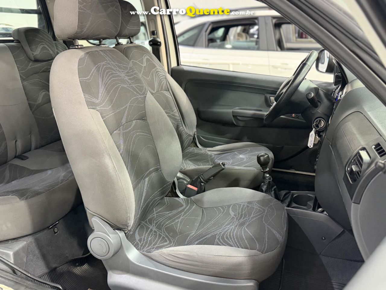 FIAT STRADA 1.4 MPI HARD WORKING CD 8V 2017 - Loja