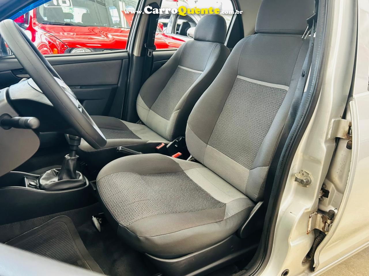CHEVROLET   CELTA SPIRIT LT 1.0 MPFI 8V FLEXP. 5P   PRATA 2013 1.0 FLEX - Loja