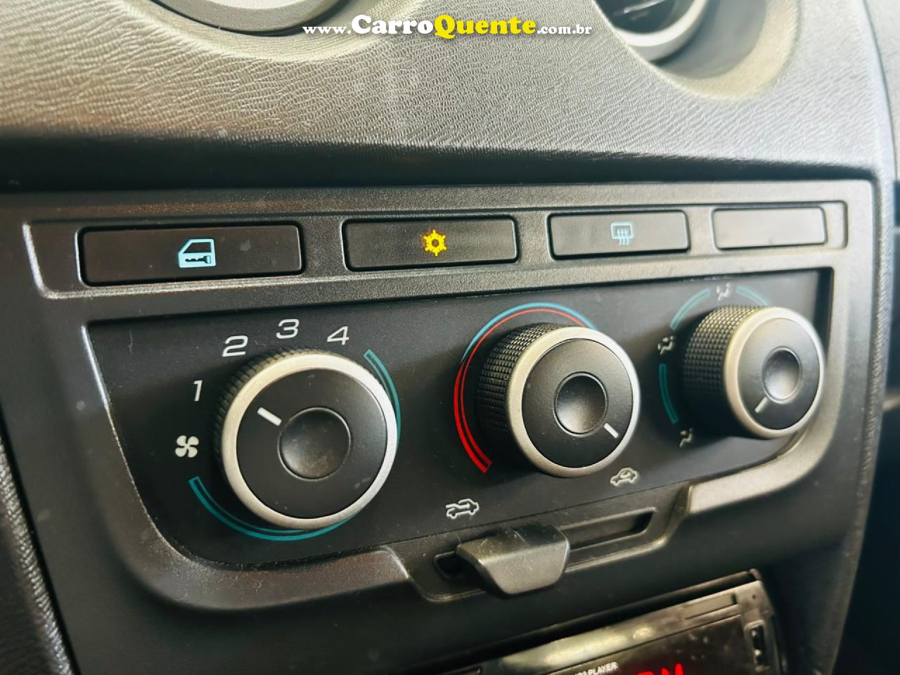 CHEVROLET   CELTA SPIRIT LT 1.0 MPFI 8V FLEXP. 5P   PRATA 2013 1.0 FLEX - Loja