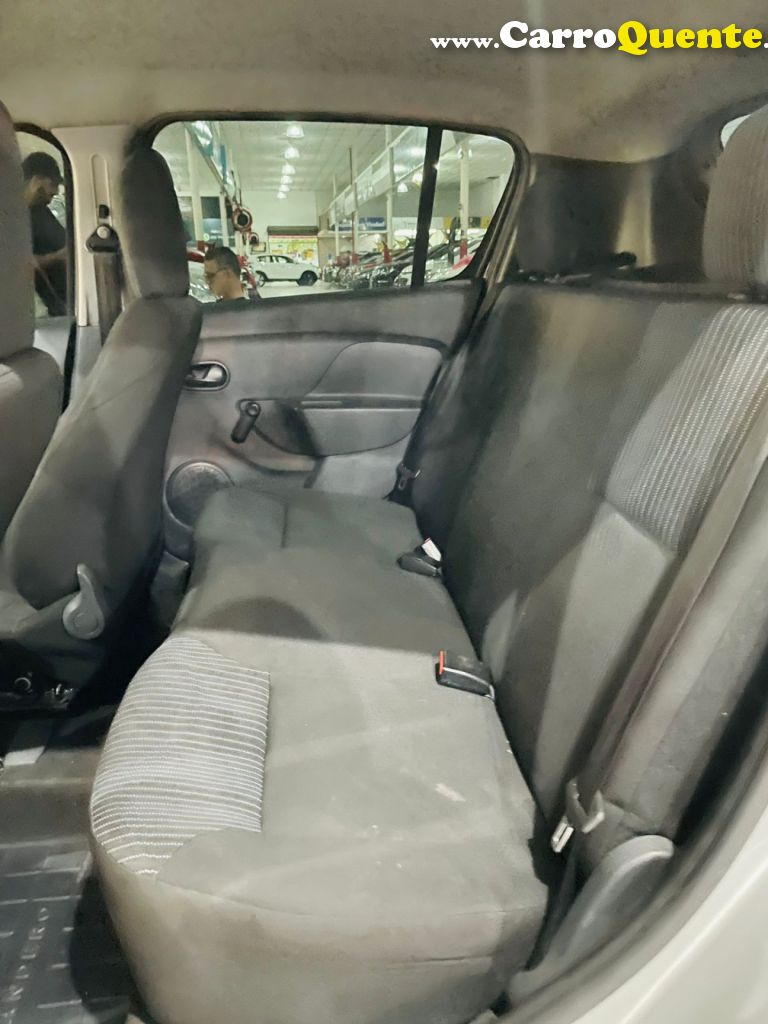 RENAULT   SANDERO AUTHENTIQUE FLEX 1.0 12V 5P   PRATA 2018 1.0 FLEX - Loja