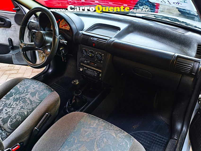 Chevrolet CORSA 1.0 MPFI MILENIUM II SEDAN 8V GASOLINA 4P MANUAL - Loja