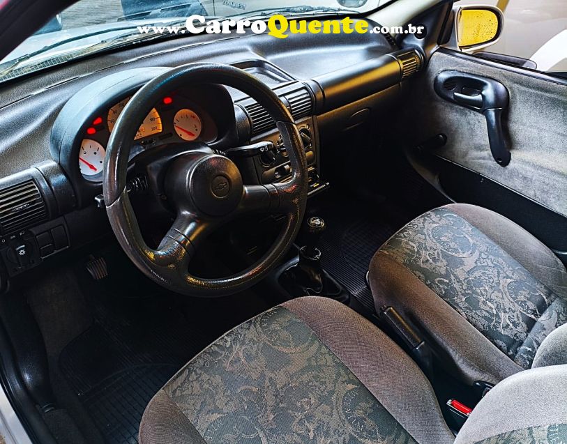 Chevrolet CORSA 1.0 MPFI MILENIUM II SEDAN 8V GASOLINA 4P MANUAL - Loja