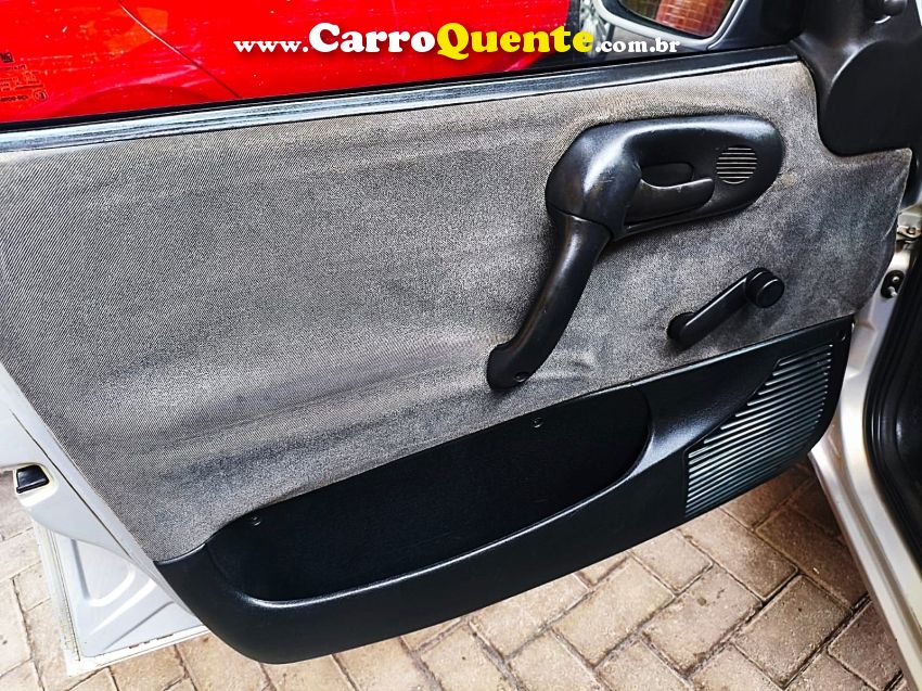 Chevrolet CORSA 1.0 MPFI MILENIUM II SEDAN 8V GASOLINA 4P MANUAL - Loja