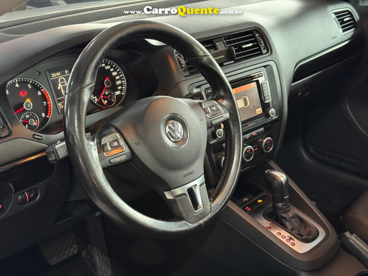 VOLKSWAGEN JETTA 2.0 COMFORTLINE 120CV 2014 - Loja