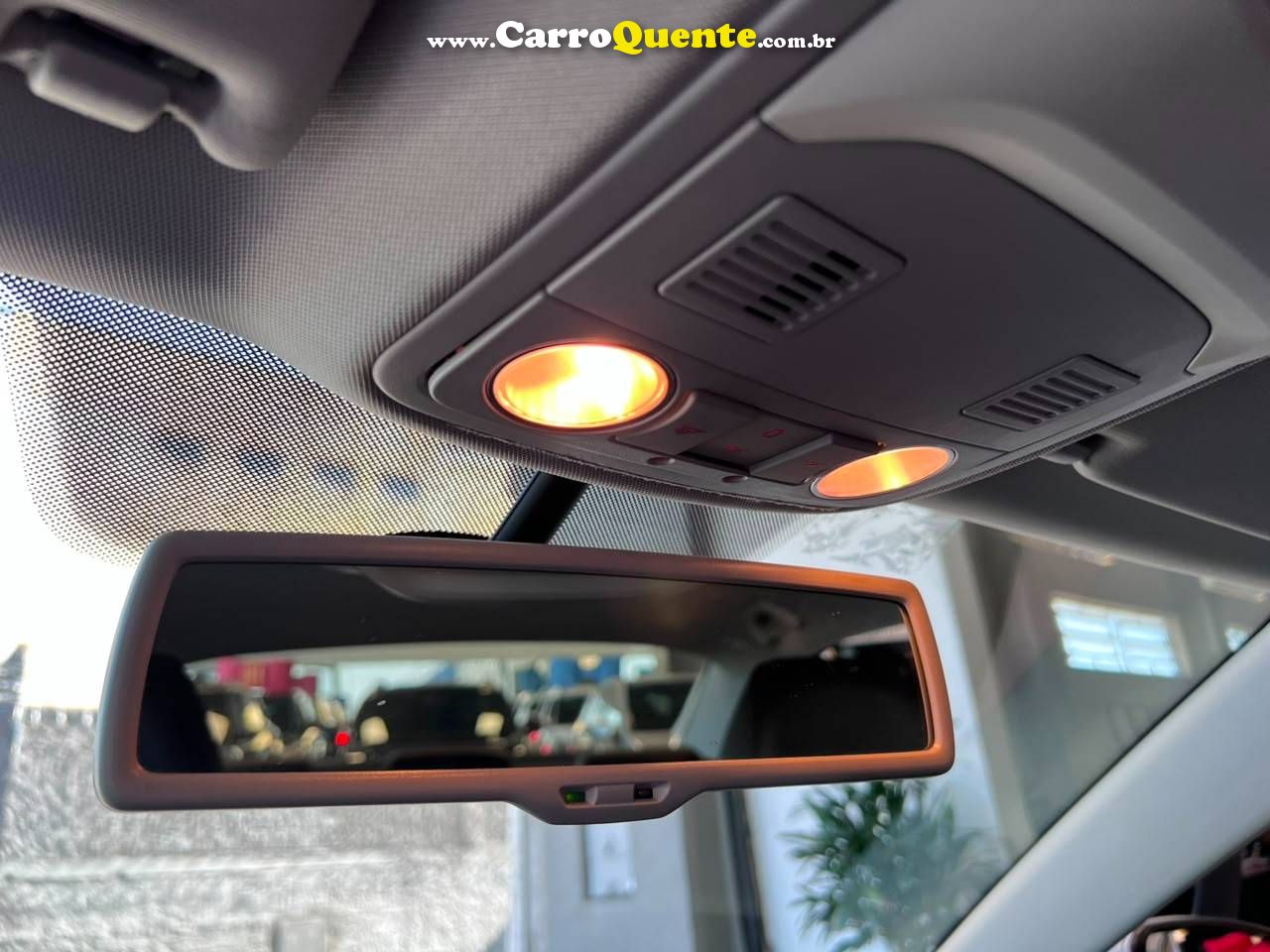 VOLKSWAGEN JETTA 2.0 TSI HIGHLINE 200CV 2012 - Loja